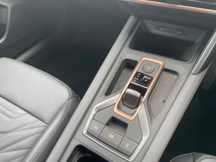 Vehicle Thumbnail 12