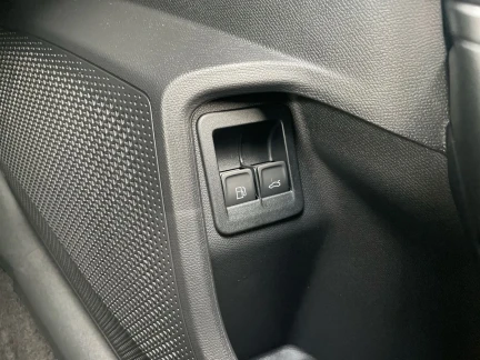 Vehicle Thumbnail 31