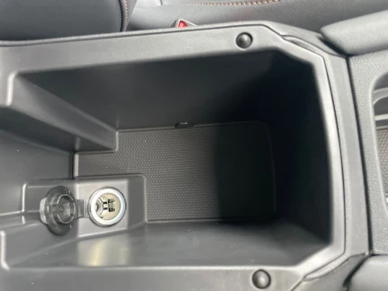 Vehicle Thumbnail 32