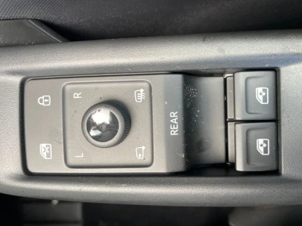 Vehicle Thumbnail 14