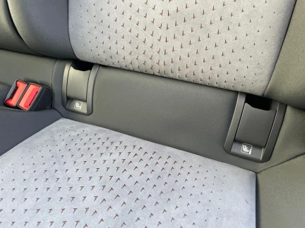 Vehicle Thumbnail 23