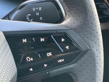 Vehicle Thumbnail 31