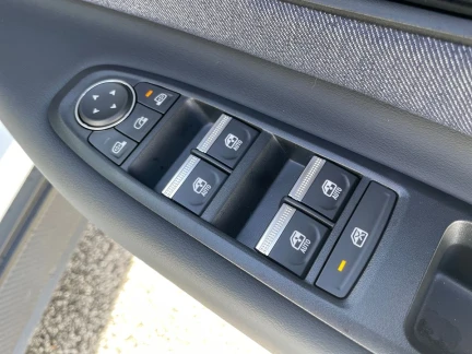 Vehicle Thumbnail 14