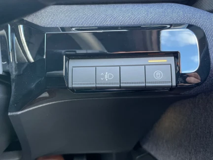 Vehicle Thumbnail 24
