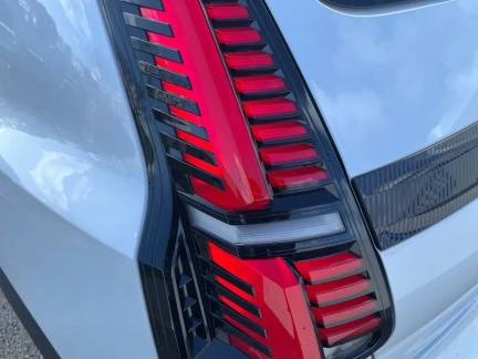 Vehicle Thumbnail 39
