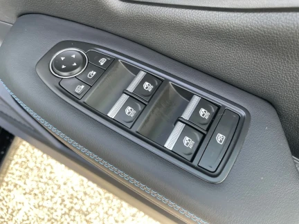 Vehicle Thumbnail 14