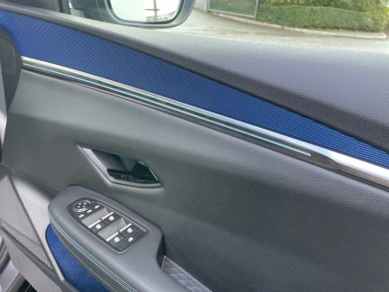 Vehicle Thumbnail 28