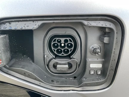 Vehicle Thumbnail 34