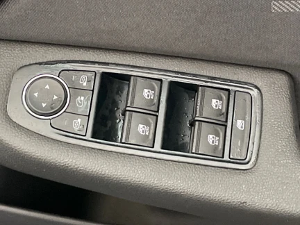 Vehicle Thumbnail 14