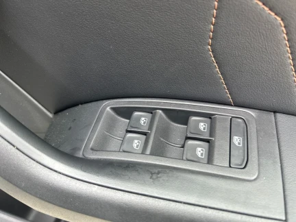 Vehicle Thumbnail 14