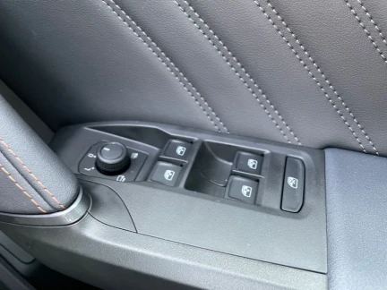 Vehicle Thumbnail 14