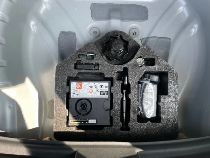 Vehicle Thumbnail 23