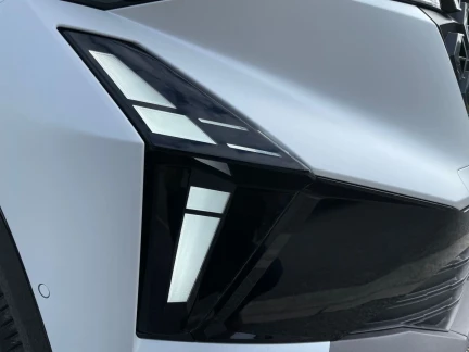 Vehicle Thumbnail 32