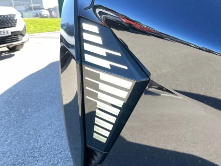 Vehicle Thumbnail 34