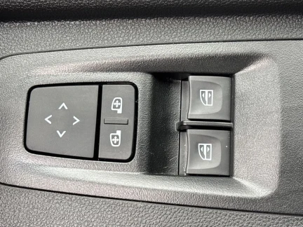 Vehicle Thumbnail 13