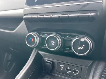 Vehicle Thumbnail 13