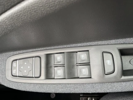 Vehicle Thumbnail 14