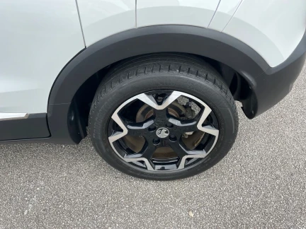 Vehicle Thumbnail 22