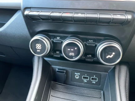 Vehicle Thumbnail 12