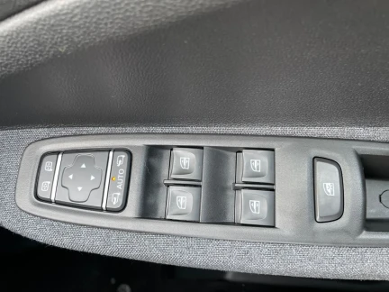 Vehicle Thumbnail 13