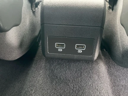 Vehicle Thumbnail 30