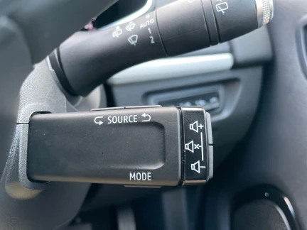 Vehicle Thumbnail 34