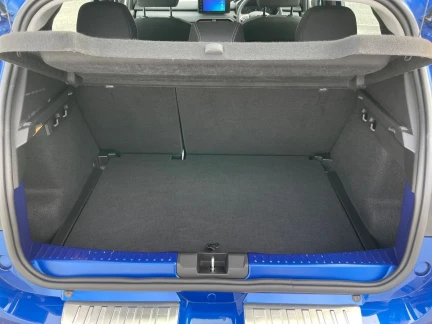 Vehicle Thumbnail 20