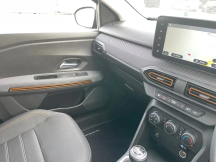 Vehicle Thumbnail 22