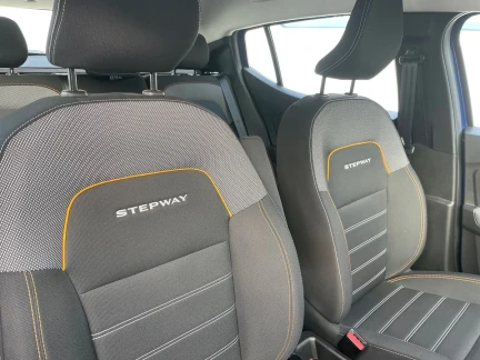 Vehicle Thumbnail 26