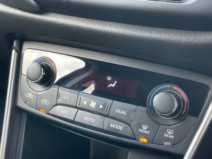 Vehicle Thumbnail 12