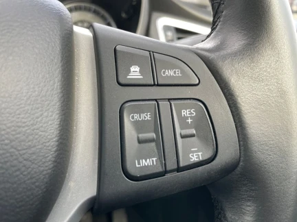 Vehicle Thumbnail 35