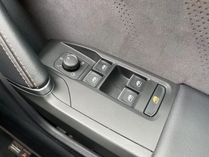 Vehicle Thumbnail 13