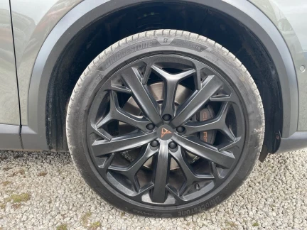 Vehicle Thumbnail 32