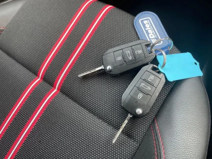 Vehicle Thumbnail 28