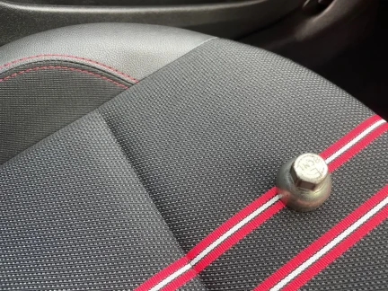 Vehicle Thumbnail 33