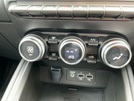 Vehicle Thumbnail 12