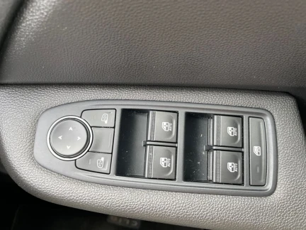 Vehicle Thumbnail 13