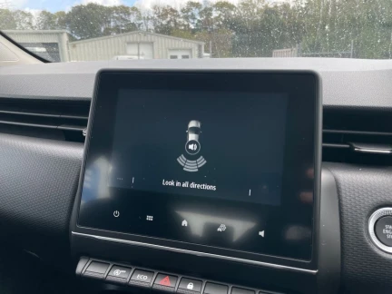 Vehicle Thumbnail 16