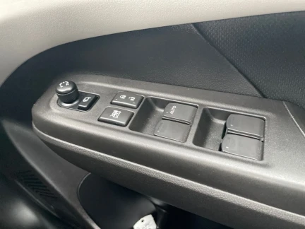 Vehicle Thumbnail 13