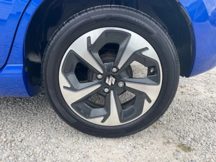 Vehicle Thumbnail 30