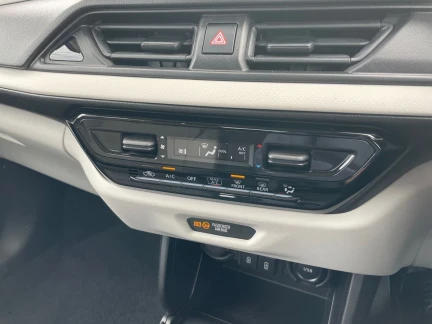 Vehicle Thumbnail 12