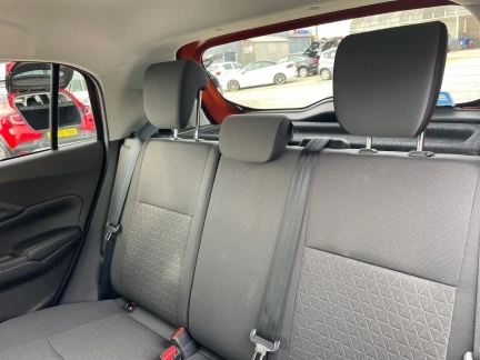 Vehicle Thumbnail 36