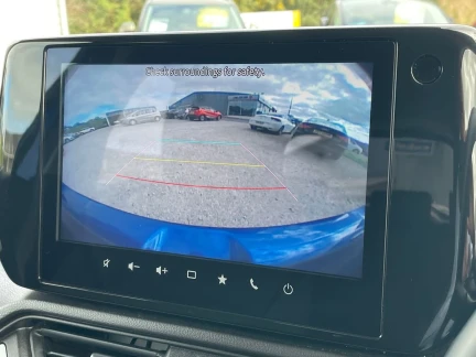 Vehicle Thumbnail 16