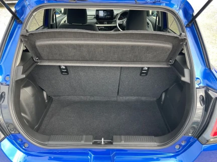 Vehicle Thumbnail 20