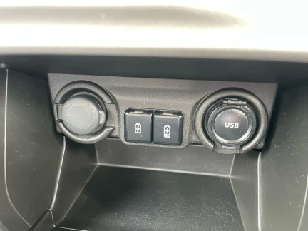 Vehicle Thumbnail 32