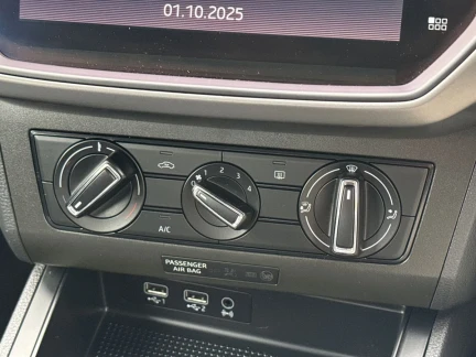 Vehicle Thumbnail 12