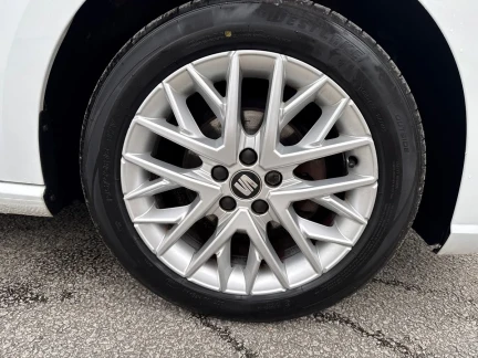 Vehicle Thumbnail 26