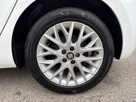 Vehicle Thumbnail 28