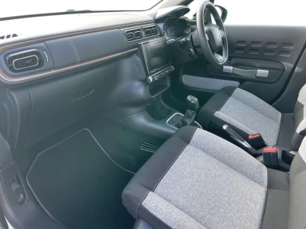 Vehicle Thumbnail 10