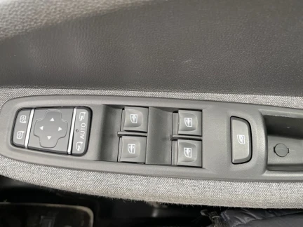 Vehicle Thumbnail 13